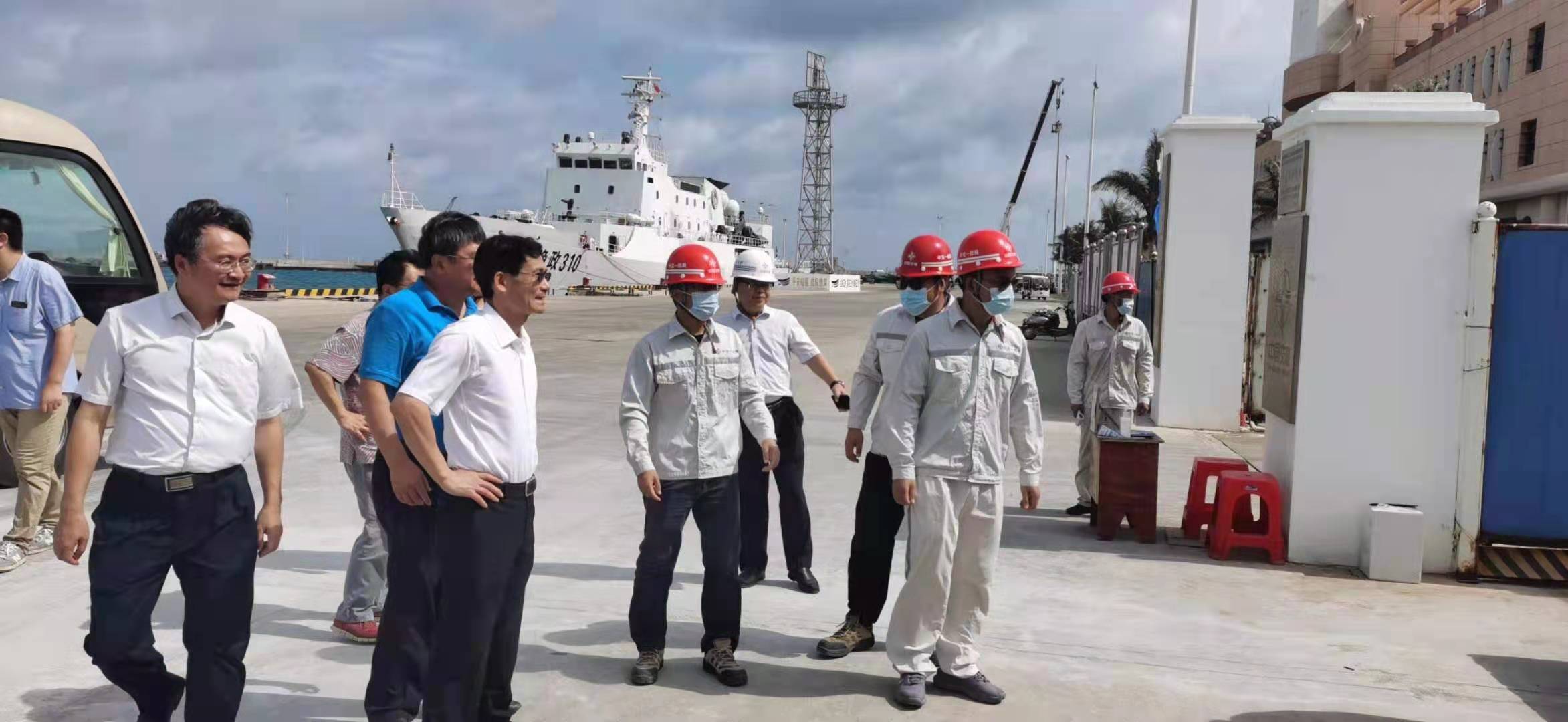 海南省省委常委、常務(wù)副省長沈丹陽蒞臨馳大建筑工程有限公司承接的三沙主權(quán)廣場調(diào)研指導(dǎo)